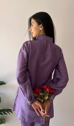 将图像加载到图库查看器中， Sarah Women's Lakhnavi Handcrafted Chanderi Silk Chikankari Top And Pant Set - HONC0343880