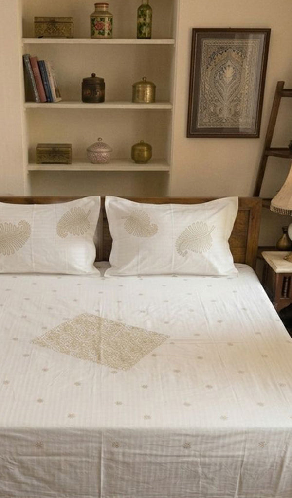 Lakhnavi Handcrafted Cotton Chikankari Bedsheet Set - HONC014776