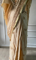 将图像加载到图库查看器中， Women&#39;s Lakhnavi Handcrafted Tussar Silk Chikankari Saree - HONC0245787
