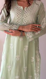 将图像加载到图库查看器中， Jiya Women's Lakhnavi Handcrafted Muslin Chikankari Kurti - HONC0367882