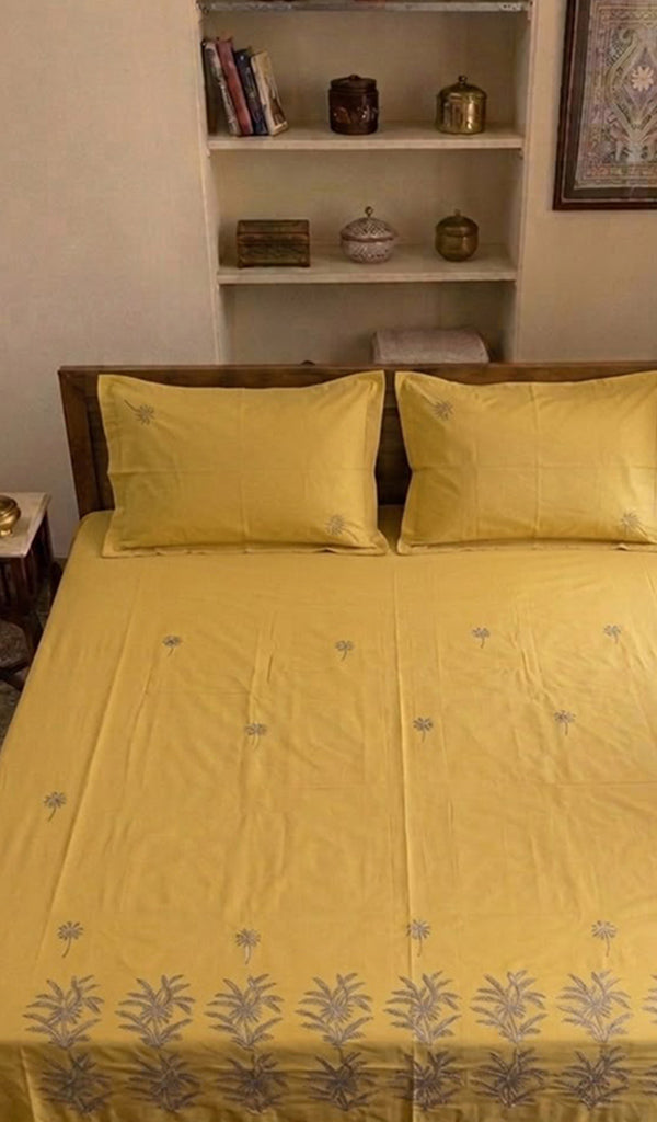 Lakhnavi Handcrafted Cotton Chikankari Bedsheet Set - HONC0379410