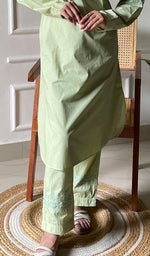 Load image into Gallery viewer, Enayat Women&#39;s Lakhnavi Handcrafted Cotton Chikankari Oversized Kurta And Pant Set - HONC0297452
