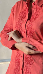 Load image into Gallery viewer, Women&#39;s Lucknowi Handcrafted Slub Cotton Chikankari Top - HONC0299137
