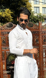 Load image into Gallery viewer, Men's Lucknowi Handcrafted Cotton Chikankari Kurta - HONC0342314