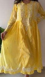Load image into Gallery viewer, Fariah Women's Lucknowi Handcrafted Mul Chanderi Chikankari Kurti - HONC0264995