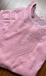 将图像加载到图库查看器中， Women&#39;s Lakhnavi Handcrafted Cotton Chikankari Top - HONC0214053
