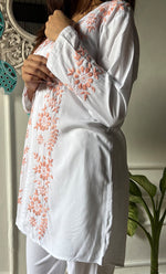 将图像加载到图库查看器中， Nasrin Women&#39;s Lakhnavi Handcrafted Modal Cotton Chikankari Top - HONC0276601
