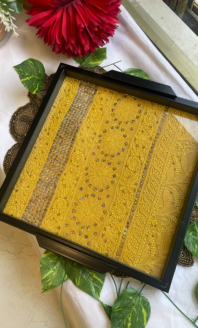 Chikankari Tray with Four Coasters - HONC0295522