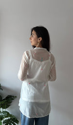 Load image into Gallery viewer, Sophia Women's Lakhnavi Handcrafted Mul Chanderi Chikankari Top - HONC0372965