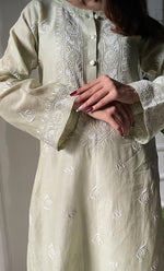 Load image into Gallery viewer, Amayra Women&#39;s Lucknowi Handcrafted Maheshwari Mul Chanderi Chikankari Kurti - HONC0300060
