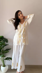 Load image into Gallery viewer, Women's Lakhnavi Handcrafted Cotton Chikankari Kurti And Plazzo Set - HONC0375712