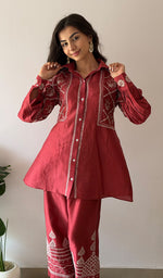 Load image into Gallery viewer, Women's Lakhnavi Handcrafted Chanderi Silk Chikankari Top And Pant Set - HONC0379822