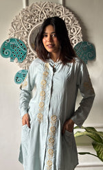 将图像加载到图库查看器中， Women&#39;s Lakhnavi Handcrafted Cotton Chikankari Top - HONC0315200
