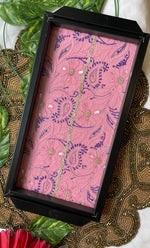 将图像加载到图库查看器中， Handcrafted Chikankari Tray with Two Coasters – Wooden Frame - HONC0295550
