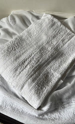 将图像加载到图库查看器中， Women&#39;s Lucknowi Handcrafted Viscose Georgette Chikankari Kurta Dupatta Set- HONC0303285
