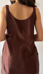 Load image into Gallery viewer, Amreena Women's Lakhnavi Handcrafted Chanderi Silk Chikankari Top And Pant Set - HONC0345001