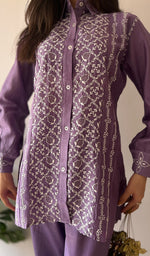 将图像加载到图库查看器中， Sarah Women's Lakhnavi Handcrafted Chanderi Silk Chikankari Top And Pant Set - HONC0343880