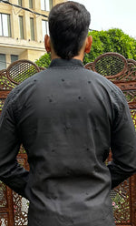 Load image into Gallery viewer, Men&#39;s Lucknowi Handcrafted Cotton Chikankari Kurta - HONC0321571
