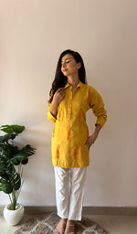 将图像加载到图库查看器中， Women's Lakhnavi Handcrafted Cotton Chikankari Top - HONC0325771