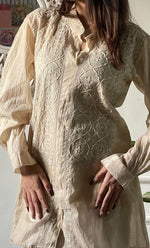 将图像加载到图库查看器中， Women's Lakhnavi Handcrafted Mul Chanderi Chikankari Top - HONC0312897