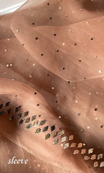 将图像加载到图库查看器中， Alfia Women&#39;s Lakhnavi Handcrafted Pure Organza Chikankari Unstitched Kurta And Dupatta Set- HONC0328068
