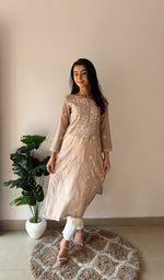 Load image into Gallery viewer, Women's Lakhnavi Handcrafted Maheshwari Mul Chanderi Chikankari Kurti - HONC0357548