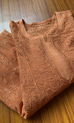 将图像加载到图库查看器中， Lucknowi Chikankari kurtas
