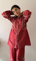 Load image into Gallery viewer, Women's Lakhnavi Handcrafted Chanderi Silk Chikankari Top And Pant Set - HONC0379822