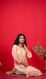 将图像加载到图库查看器中， Heena Women&#39;s Lucknowi Handcrafted Raw Silk Chikankari Kurti - HONC0177289

