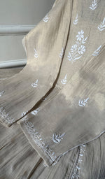 将图像加载到图库查看器中， Women&#39;s Lucknowi Handcrafted Tissue Chanderi Chikankari Kurta And Dupatta Set - HONC0230894
