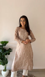 Load image into Gallery viewer, Women's Lakhnavi Handcrafted Maheshwari Mul Chanderi Chikankari Kurti - HONC0357548