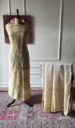 将图像加载到图库查看器中， Women's Lakhnavi Handcrafted Muslin Unstitched Chikankari Full Suit - HONC0344388