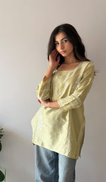 将图像加载到图库查看器中， Women's Lakhnavi Handcrafted Mul Chanderi Chikankari Top - HONC0329102