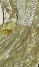 Kurta front laid out with the dupatta over it