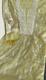 Dupatta laid over the kurta, pure mul chanderi