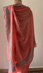 Load image into Gallery viewer, Pallu laid over the shoulder