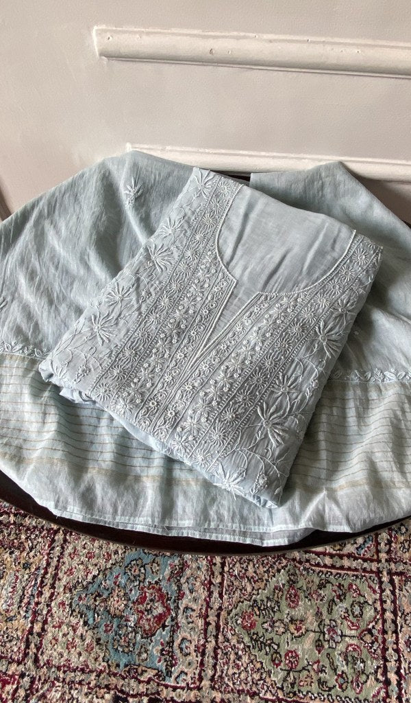 Set folded, showing the worked gala