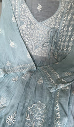 thread detail on the kurta piece