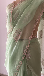 close view of the do taar and teen taar chikankari