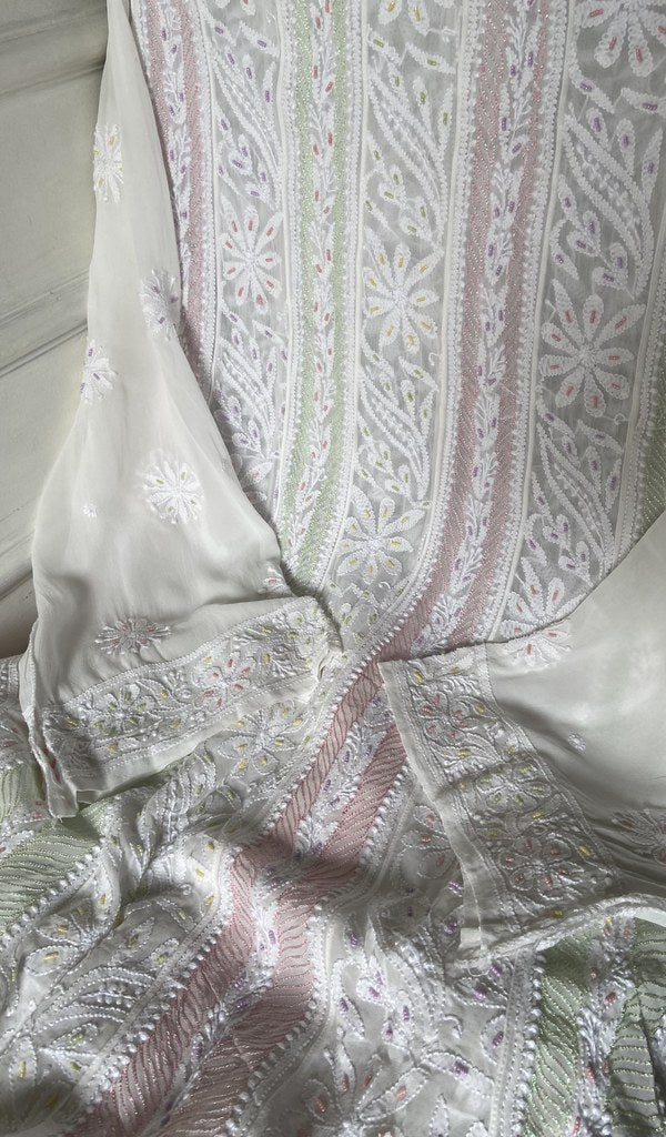 dupatta detail with the border work