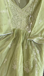 Close look at the neckline and yoke