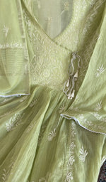 Sleeve and border detail