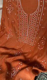 将图像加载到图库查看器中， close view of the hand embroidery, deep orange pure mul chanderi