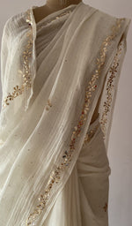 The drape seen from the front