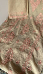 Dupatta laid over the kurta, pure mul chanderi
