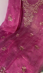 Kurta front laid out with the dupatta over it