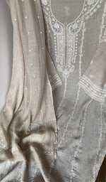 The dupatta, corner and border
