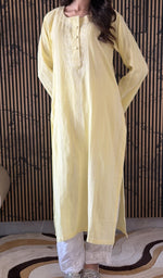 Yellow kurti, another angle