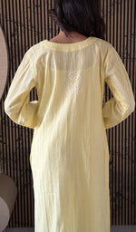 Close view of the cotton and the chikankari