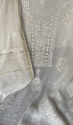 Mukaish catching the light on the fabric